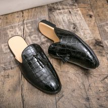 Schwarze Herren-Halbschuhe aus Leder für Herren, Partyschuhe, lässige Designer-Schuhe, modische Slipper, luxuriöse schwarze Hausschuhe, neuer Sommer