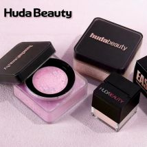 Huda Beauty Delikatny Puder Utrwalający Makijaż Trwały Bez Rozpryskiwania Kontrolujący Wydzielanie Sebum Blokujący Nawilżenie Tworzący Efekt "Zero Porów"" Pod Makijaż"