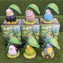 Anime Figur Regnerischen Tag Papagei Blätter Vögel Regenschirm Wielding Eule Kawaii Modell Blind Box Spielzeug Sammlung Ornamente Kinder Geschenke