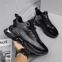 Neue atmungsaktive und bequeme Sportschuhe für Herren, flache Freizeitschuhe mit dicken Sohlen, modische und vielseitige Outdoor-Wanderschuhe