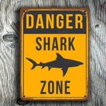 Vintage Dangerous Shark Warning Metal Sign Warning Plaque Painted Courtyard Manhole Swimming Pool Wall Art Decoration Mural