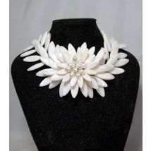 2020- HOT JEWELRY white big pearl beads stone  flower necklace 20"