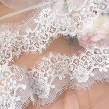 3 Meter/Lot. Wimpern-Spitzenbesatz für Hochzeitskleid, High-End-Bordüre, romantische Blumen, DIY-Schleierkanten in gebrochenem Weiß