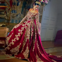 Customized Burgundy Long Sleeve Arabic Wedding Dresses  Muslim Dubai Off Shoulder Luxury Gold Lace Applique Kaftan Wedding Gown