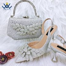Spitze Zehenpartie, hohe Qualität in silberner Farbe, neuartiger Stil, italienisches Design, passendes Taschenset mit Applikationen für die Hochzeit