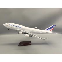 Großes 47 cm großes Modellflugzeug im neuen Maßstab Air France 747 Flugzeugmodelle Druckgussflugzeuge mit LED-Licht zum Sammeln oder als Geschenk