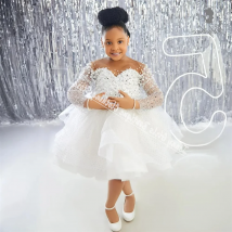 Weiße Blumenmädchenkleider mit Perlen für kleine Mädchen für die Hochzeit, transparenter Ausschnitt, Pailletten, Spitze, Erstkommunion, Geburtstagsparty-Kleider