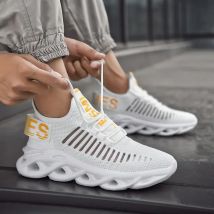 Herrenschuhe Fly Woven Mesh Atmungsaktive Sportschuhe Herren Anti-Rutsch-Stoßdämpfende Laufschuhe Leicht Trendy Vielseitig