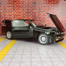 1:24 BMW M3 E30 1988, Legierung-Supersportwagen-Modellauto-Ornament, Tür kann geöffnet werden, regeneratives Spielzeugauto-Geschenk für Kinder