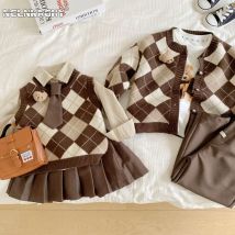 Frühling Kinder Baby Mädchen Jungen Bär Plaid Gestrickte Pullover Weste Fliege Shirts Bodenbildung Falten Röcke Hosen Kinder Kleidung 6M-7Y