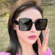 Große Sonnenbrille mit quadratischem Rahmen Europa und die Vereinigten Staaten Modetrend Persönlichkeit Netz Rote Dame Sonnenbrille Geschenk Brillenbox