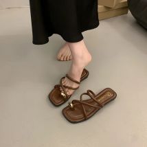 Französisch Design Sinn Nische Design Sandalen 2024 Sommer Internet berühmte Hausschuhe mit flachem Boden für Frauen