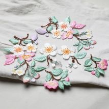 AHYONNIEX Blumenstickerei-Patches in verschiedenen Formen für Tasche, Jeans, Mädchen, zum Aufbügeln, für Kleidung, kleiner DIY-Patch, niedlich