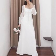 Modne suknie ślubne z kwadratowym kołnierzykiem i przezroczystą suknią ślubną o linii A z długim rękawem Elegancka sukienka imprezowa do podłogi dostosowana