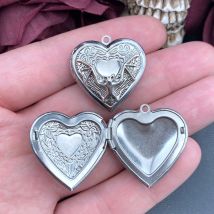 2 Stück Fledermaus Herz Medaillon Charms Edelstahl Herz Fotorahmen Anhänger Designer Charms für Schmuckherstellung DIY Schmuckzubehör