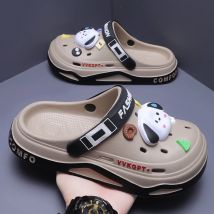 Mode Clogs Für Männer EVA Licht Loch Garten Schuhe Outdoor Männlichen Strand Sandalen Hause Badezimmer Schuh Unisex Casual Rutschen