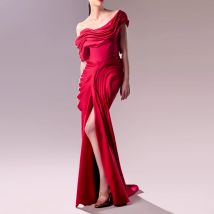 Maßgeschneidertes schulterfreies Abendkleid im Meerjungfrau-Stil aus Satin mit U-Boot-Ausschnitt und Schlitz vorne, bodenlang, Reißverschluss hinten, halbe Ärmel