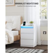 Hzuaneri Comodino Set da 2 con 3 cassetti, tavolino con stazione di ricarica e LED, 2 porte CA e 2 USB per camera da letto,Bianco