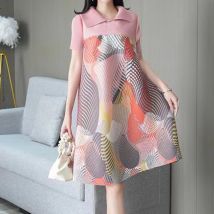 2023 Summer New Fashion Pleated Polo Collar 3/4 Sleeves Design Feel Spliced Dress Women's Large  Loose Fit