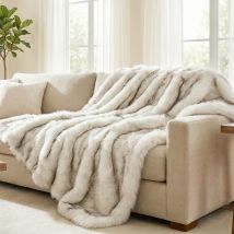 Battilo Faux Fur Blanket Plaid Throw for Sofa Luxury Fox Fur Throw Blanket Winter Warm Fluffy Soft Blankets Bedspread on the Bed
