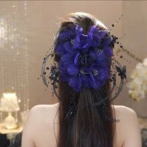 Frauen Luxus Herbst Winter Französisch Stil Blume Perle Feder Quaste Haar Zubehör Weibliche Haarnadel Shark Haar Klaue Kopfschmuck