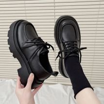 2025 Damen Frühling Neue Schwarze Plateau-Flachschuhe Damen Loafer Slip-on Bootsschuhe Designer Casual Leder Oxfords