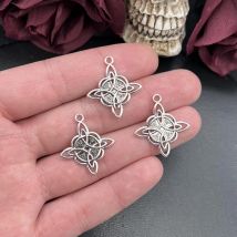10 Stück 28x25mm doppelseitige keltische Knoten Charms Triquetra Charms Anhänger Designer Charms passen Schmuckherstellung DIY Schmuckzubehör