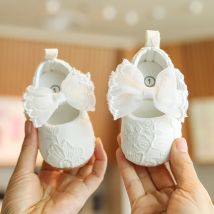 Śliczne białe koronkowe buty dla dziewczynki księżniczki mokasyny dziecięce Moccs buty kokardka