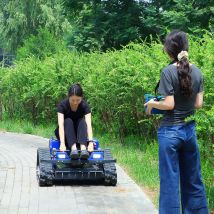 Tosaerba remoto Ai per tutti i terreni di alta qualità personalizzato con motore Trattore da giardino agricolo con telecomando da 550 mm