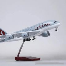 Qatar Airways 47 cm Airbus A380-Flugzeugmodell im Maßstab 1:160 mit Licht und Rad, Druckguss-Flugzeuge für Sammlungsdisplay oder Geschenke