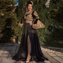 Traditionelle Kosovo-Albanisch-Abendkleider, schwarz, ausgestellte Ärmel, goldene Spitze, Applikation, Abschlussball-Anlasskleid, Robe De Soirée, individuell gestaltet