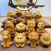 Cliff Cypress Car Ornament 12 Sternzeichen des chinesischen Literatur kalenders und Holz
