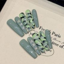 Handgemachte Press on Nails Frühlingsfrische grüne lange Ballett-Kunstnägel für Frauen Tragbare abnehmbare europäische falsche Nagelflicken
