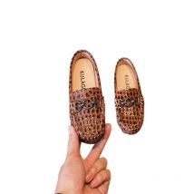 Britischer Stil für Kinder im Frühjahr 2025, neue modische Bean-Schuhe mit weicher Sohle für mittlere und kleine Kinder-Loafer