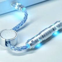 Maßgeschneidertes hohles RGB-leuchtendes Einzelkristall-Kupfer-Typ-C-Luftfahrt-Steckerkabel mit 8K-Magnetachse und Tastaturdaten-Ladekabel