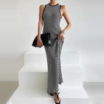Sommer elastisch gestrickt Bodycon Maxi langes Kleid Frauen elegant ärmel los o Hals Tank Kleid Straße Urlaub Strand lässig Sommerkleid