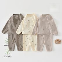 Zweiteiliges Baby-Set mit hochwertiger hoher Taille und Bauchschutz für Frühling und Herbst. Baby-Herbst-Kleidung und Hosen-Set