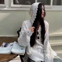 Y2K Spitze Mit Kapuze Shirts Frauen Streetwear Sexy Aushöhlen Weiße Blusen Koreanische Ästhetische Sheer Langarm Sonnenschutz Tops Neue