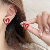Temperament Trendy Hollow Love Heart Red Enamel Stud Earrings for Women Girls Retro Charm Korea Fashion Jewelry Y2K Accessories