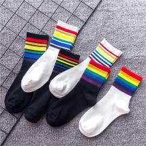Frauen Harajuku Regenbogen Streifen Weiß Schwarz Baumwolle Socken Mode Weihnachten Casual Flut Streetwear Dropship