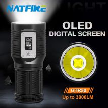 Wiederaufladbare LED Taschenlampe 3000 Lumen OLED Digital Display Regendicht USB-C Lade 10400mAh mit