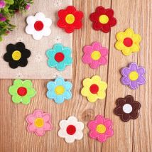10 pz/15 pz bianco nero rosa piccolo fiore ferro su toppe per abbigliamento Appliques ricamate Jeans adesivi Clorhing riparazione foro