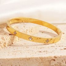 Hochwertiger vierblättriger Kleeblatt-Armreif aus Edelstahl für Frauen mit Zirkonia-Inlay, stapelbarer Lucky Love-Schmuck