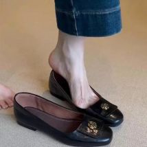 2025, neue klassische sexy Zehen-Damenpumps mit niedrigem Absatz, Frühlingsmarke, Design-Kleid, Hochzeitsschuhe für Frauen, französische Metalldekoration