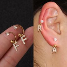 2PCS Edelstahl Kleine Kristall CZ 26 Buchstaben Ohr Bolzen Ohrring Frauen Hoop Helix Tragus Knorpel Conch Daith Piercing schmuck