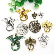 4 Farben antike Legierung fliegender Drache Anhänger Charm für Schmuckherstellung Halskette Anhänger DIY Zubehör liefert Großhandel