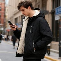Warme, mit Kapuze und Baumwolle gefütterte Herrenjacke, langärmeliger Samtmantel, Winter 2025, große Oberbekleidung, bequemer, mit Fleece gefütterter Pullover