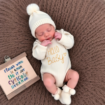 Ylsteed Hello Baby Neugeborenen Fotografie Strampler und Pom Hut Set Gestrickte Neugeborene Mädchen Outfits für Fotoshooting Säuglingsfoto Requisiten