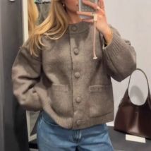 2025, Damen-Strickjacke, lässig und bequem, einreihig, Rundhalsausschnitt, Doppeltaschendesign, locker sitzendes Oberteil