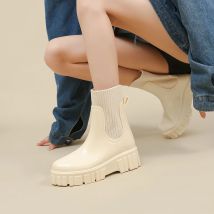 Frühling Herbst Neue Dicken Boden Kurze Röhre Regen Stiefel frauen Outdoor-Mode Wasserdicht Nicht-Slip Stiefel frauen überschuhe 36-41
